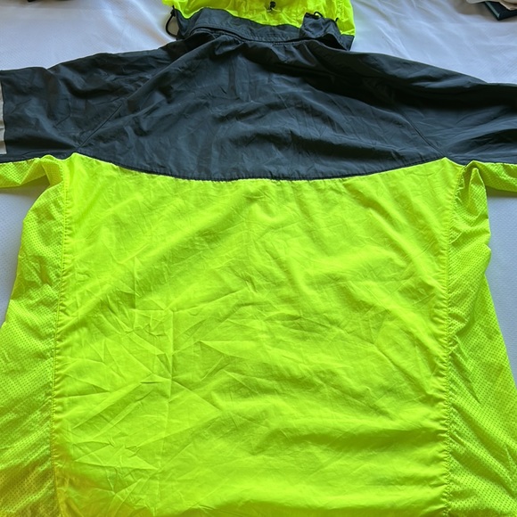 Nike Running HiVis Light Jacket Unisex XL High Visibility Reflective Windbreaker - Picture 6 of 8